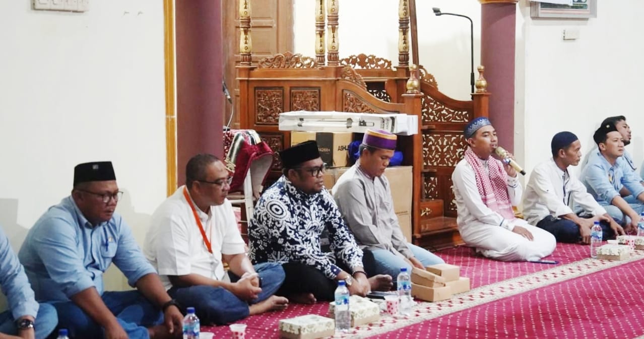 Wakil Bupati Kutim bersama pihak perusahaan dalam gelaran safari Ramadan (dok: indeksmedia) 