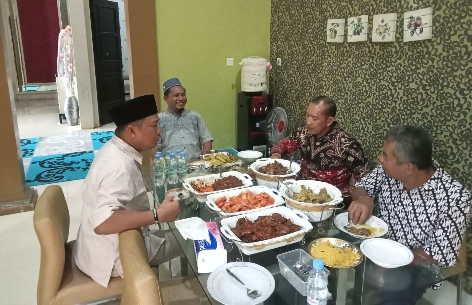 Agiel Suwarno kunjungi Irwan Peco di kediamannya (dok: ek)